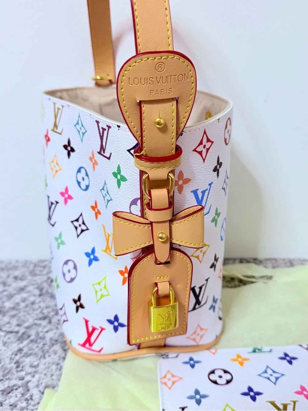 LV monogram bucket crossbody bag - Picture 7 of 11